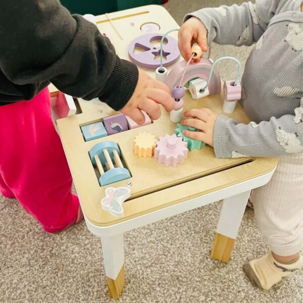 Stolik manipulacyjny LULILO montessori różowy - obrazek 13